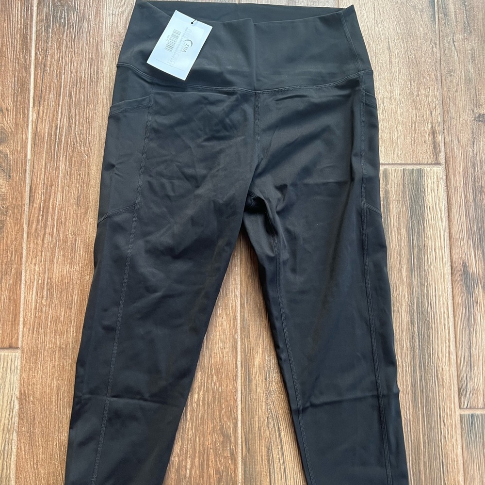 Zyia Black Pocket Brilliant Hi-rise Capri 20". Size 12.